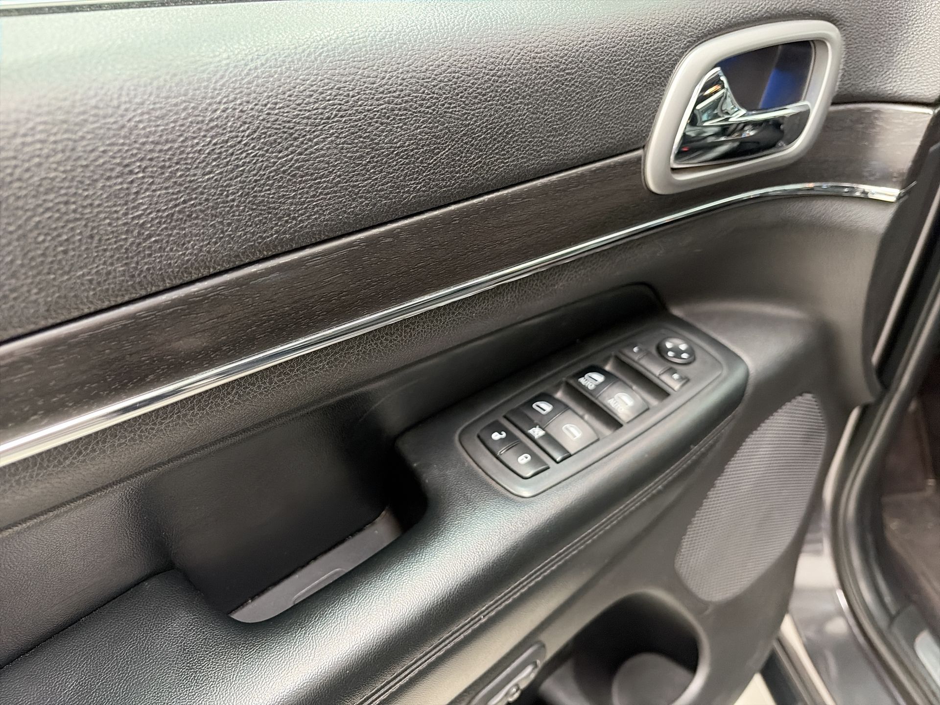 2018 Jeep GRAND CHEROKEE LIMITED LUJO V6