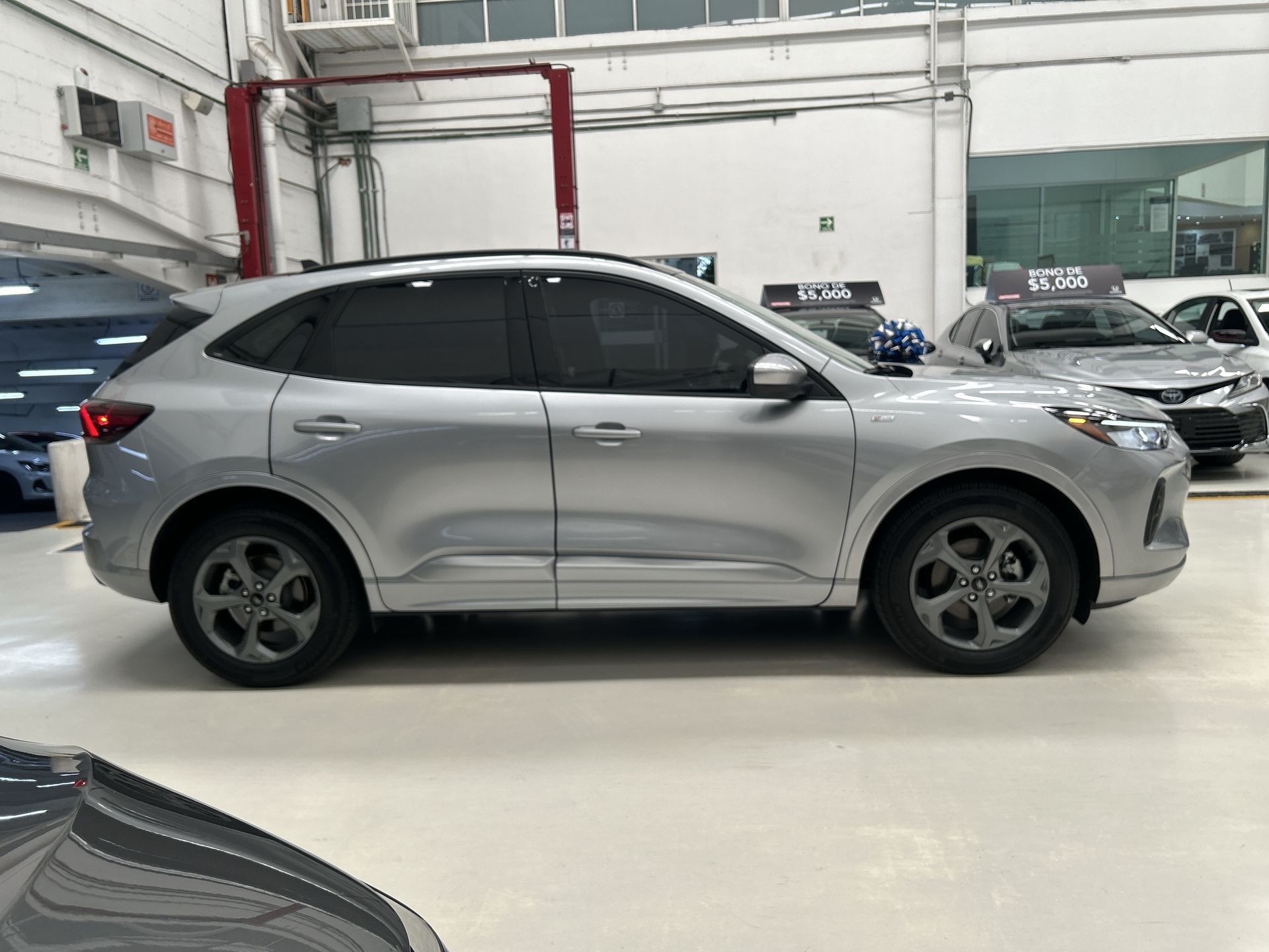 2023 Ford ESCAPE ST-LINE SELECT