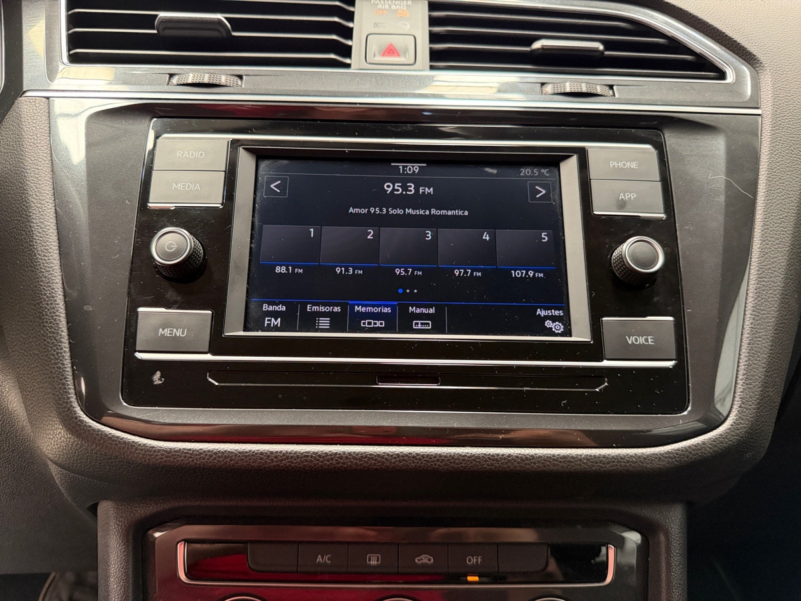 2022 Volkswagen TIGUAN TRENDLINE PLUS