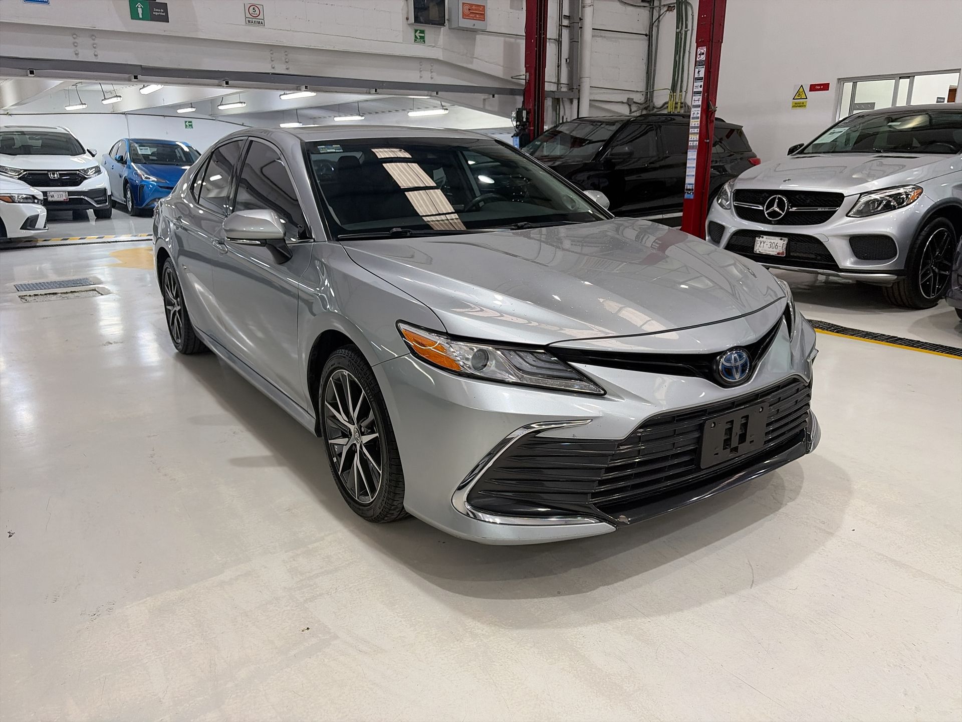 2022 Toyota CAMRY XLE HV