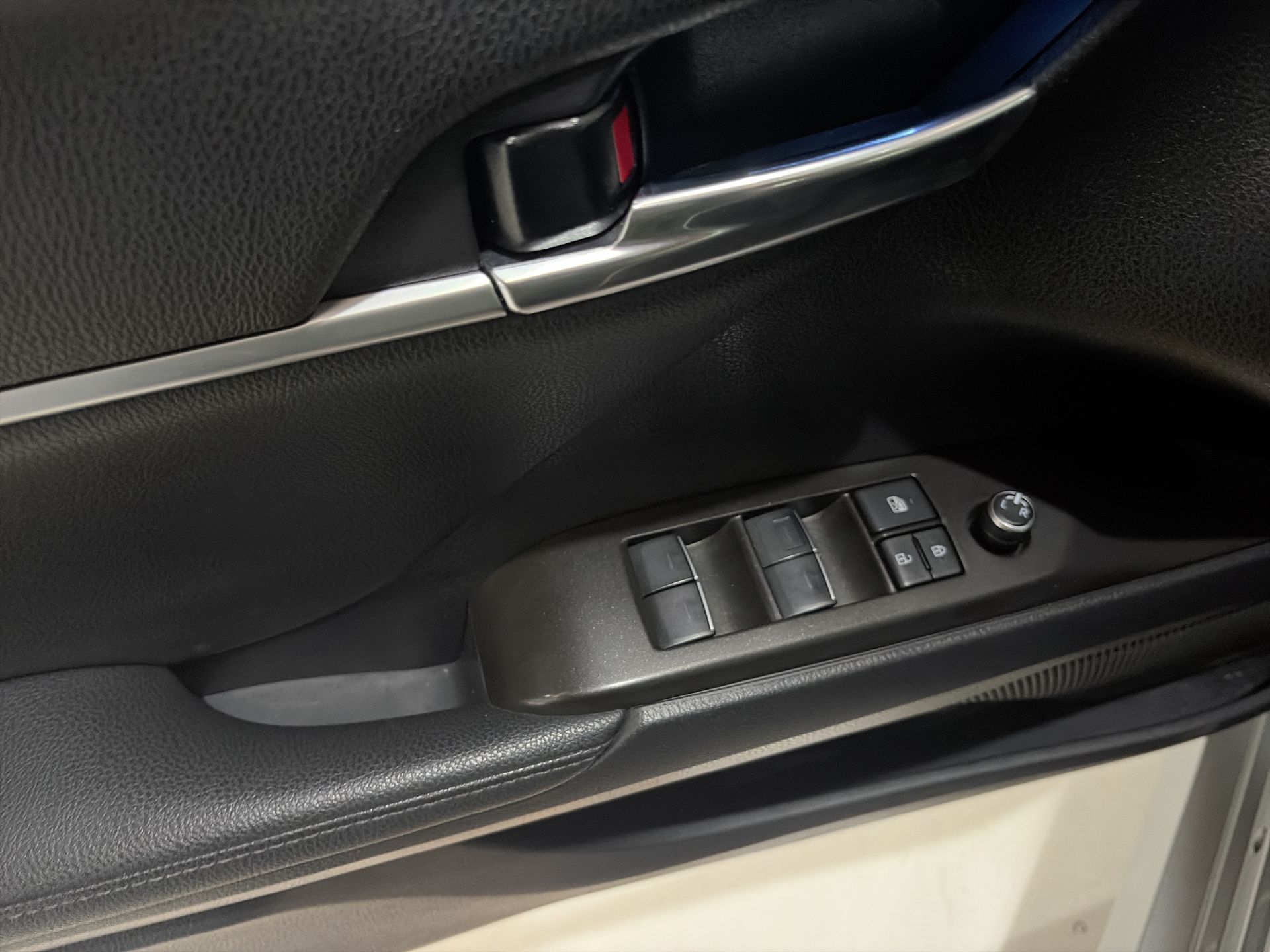 2022 Toyota CAMRY XLE HV
