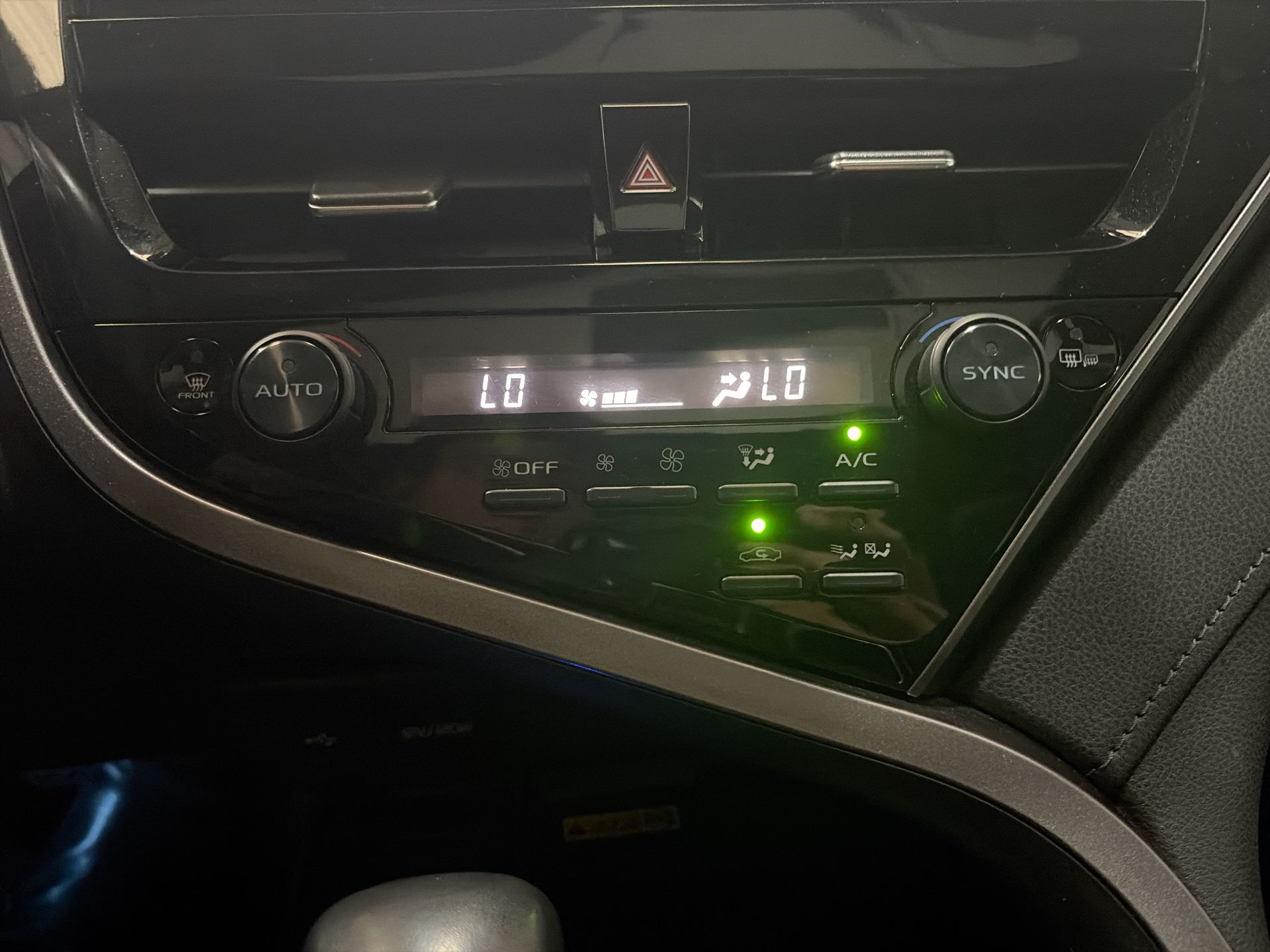 2022 Toyota CAMRY XLE HV