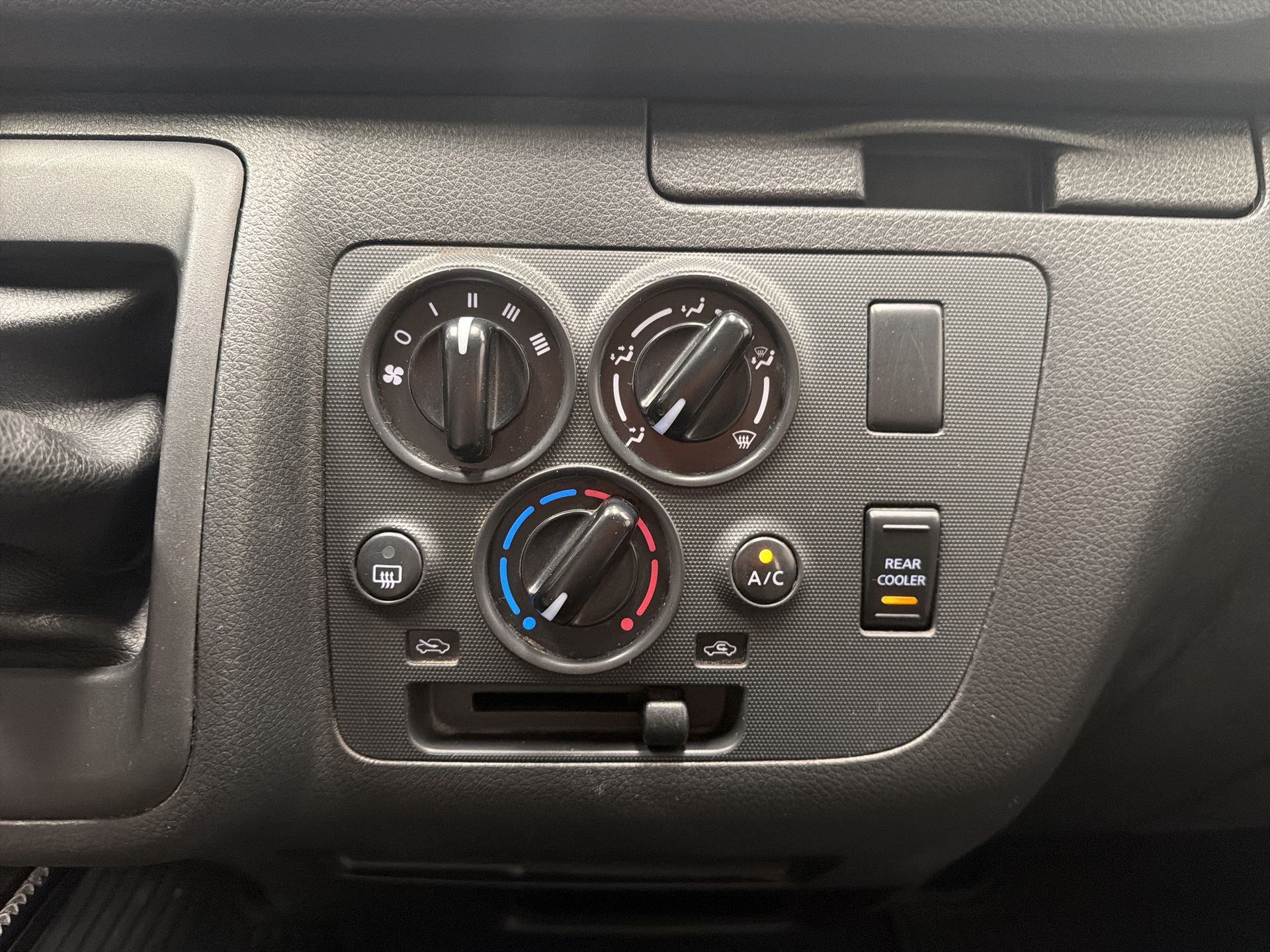 2023 Nissan URVAN 14 PASAJEROS AMPLIA AA 23