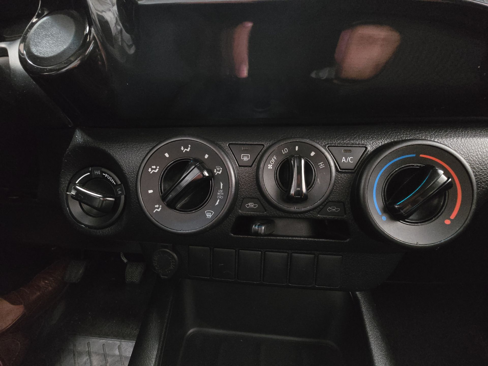 2019 Toyota HILUX 4X4 DOBLE CABINA DIESEL MT