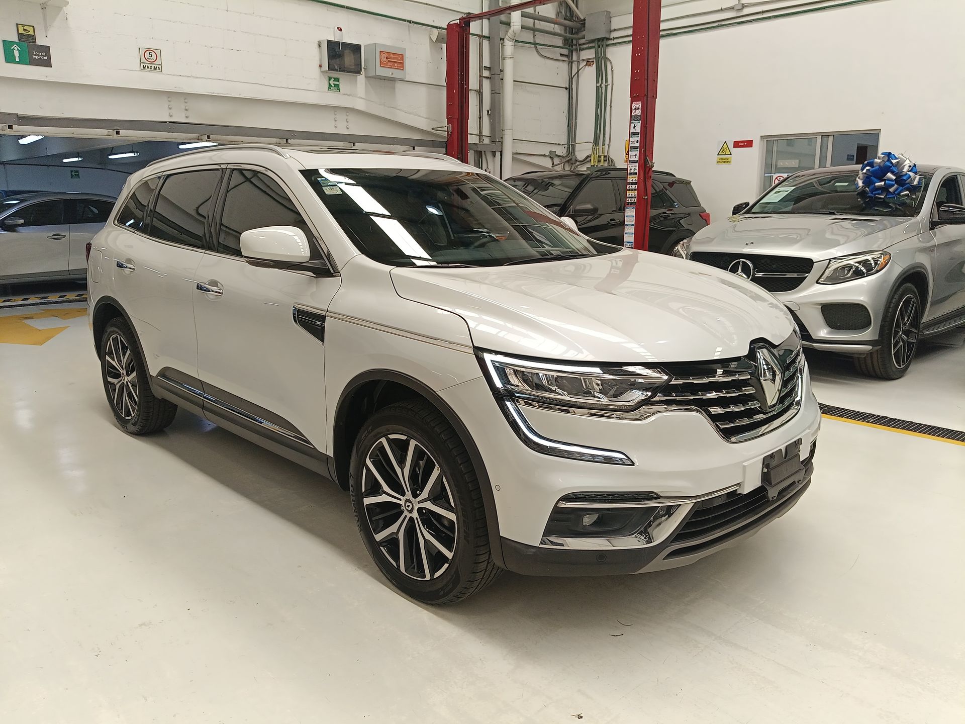 2023 RENAULT KOLEOS ICONIC