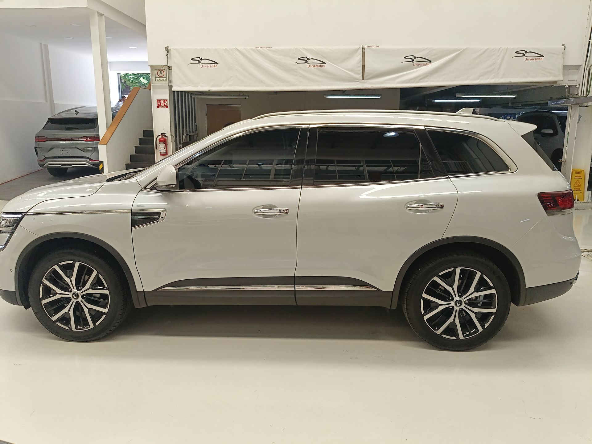 2023 RENAULT KOLEOS ICONIC