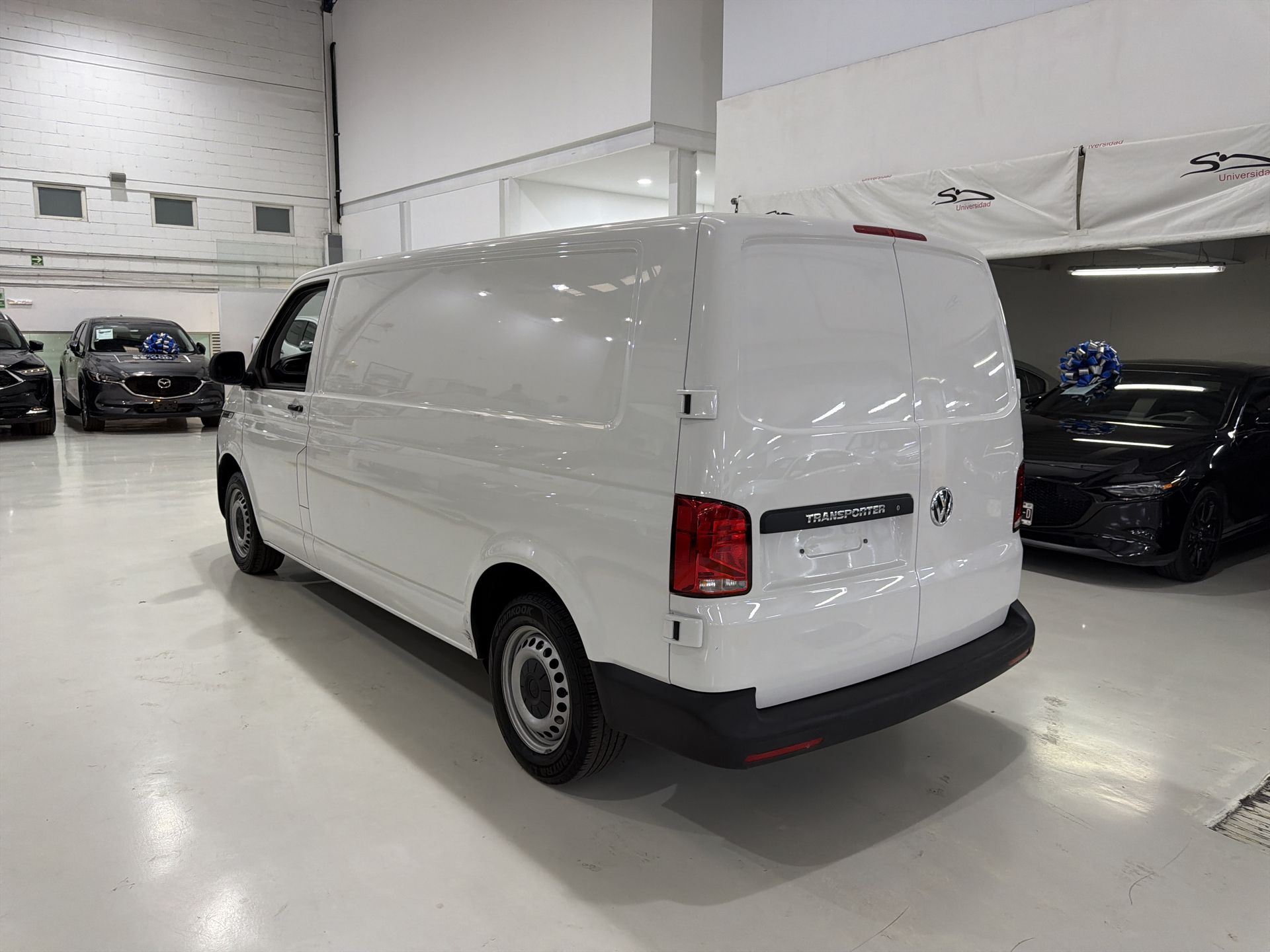 2022 Volkswagen TRANSPORTER DIESEL PANEL 6.1 CARGO VAN MT