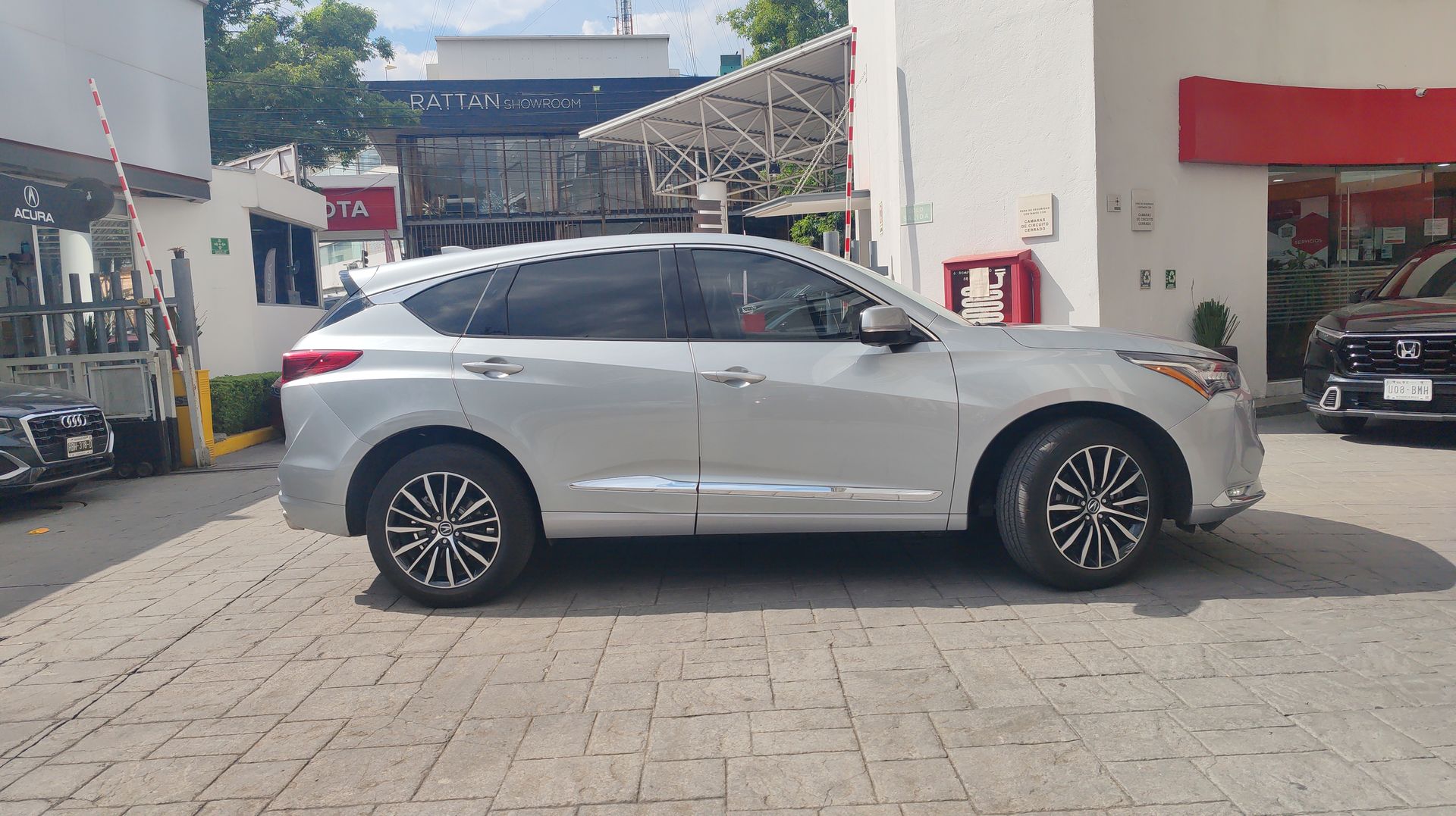 2025 Acura RDX ADVANCE