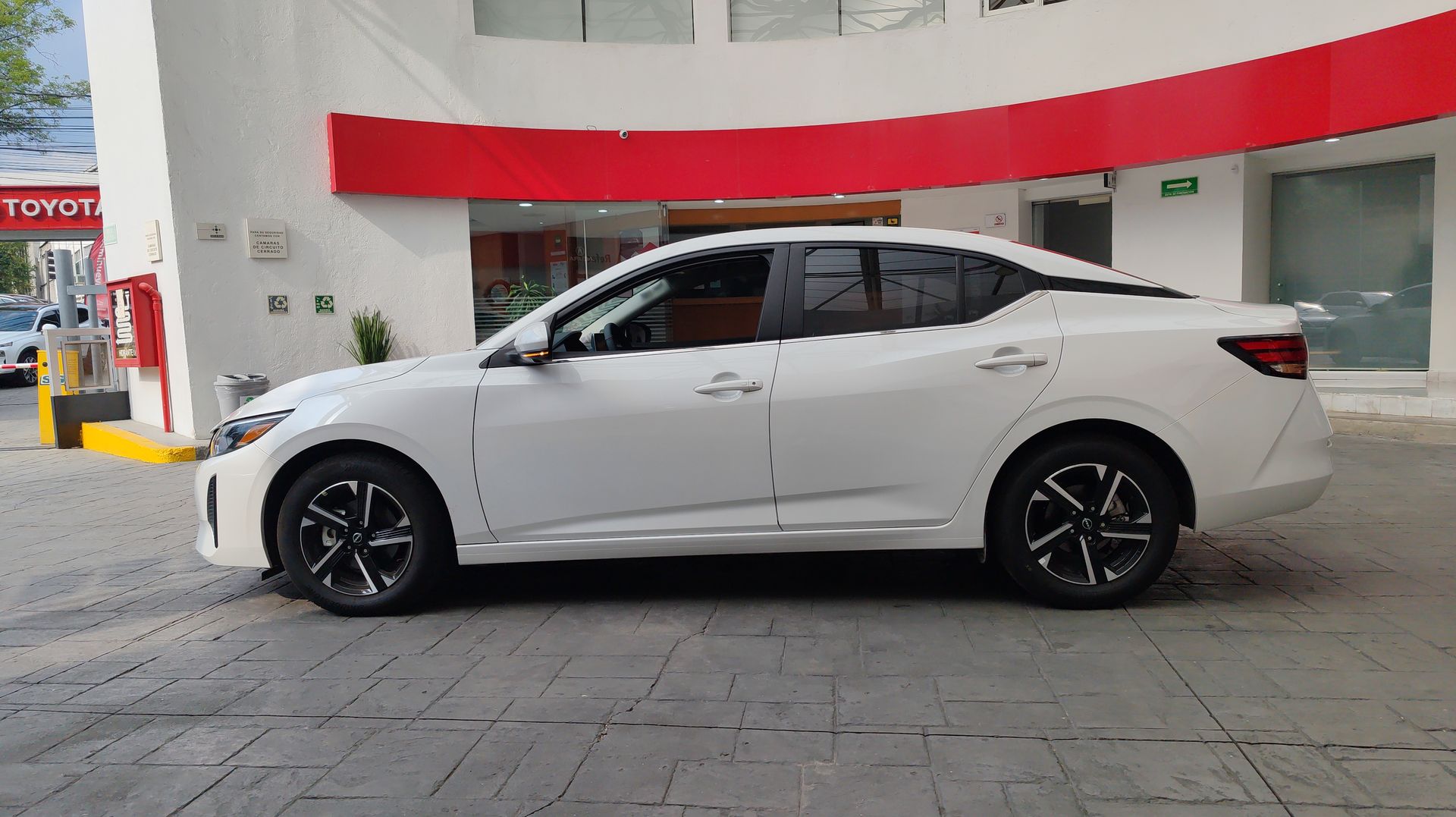 2025 Nissan SENTRA ADVANCE CVT 25