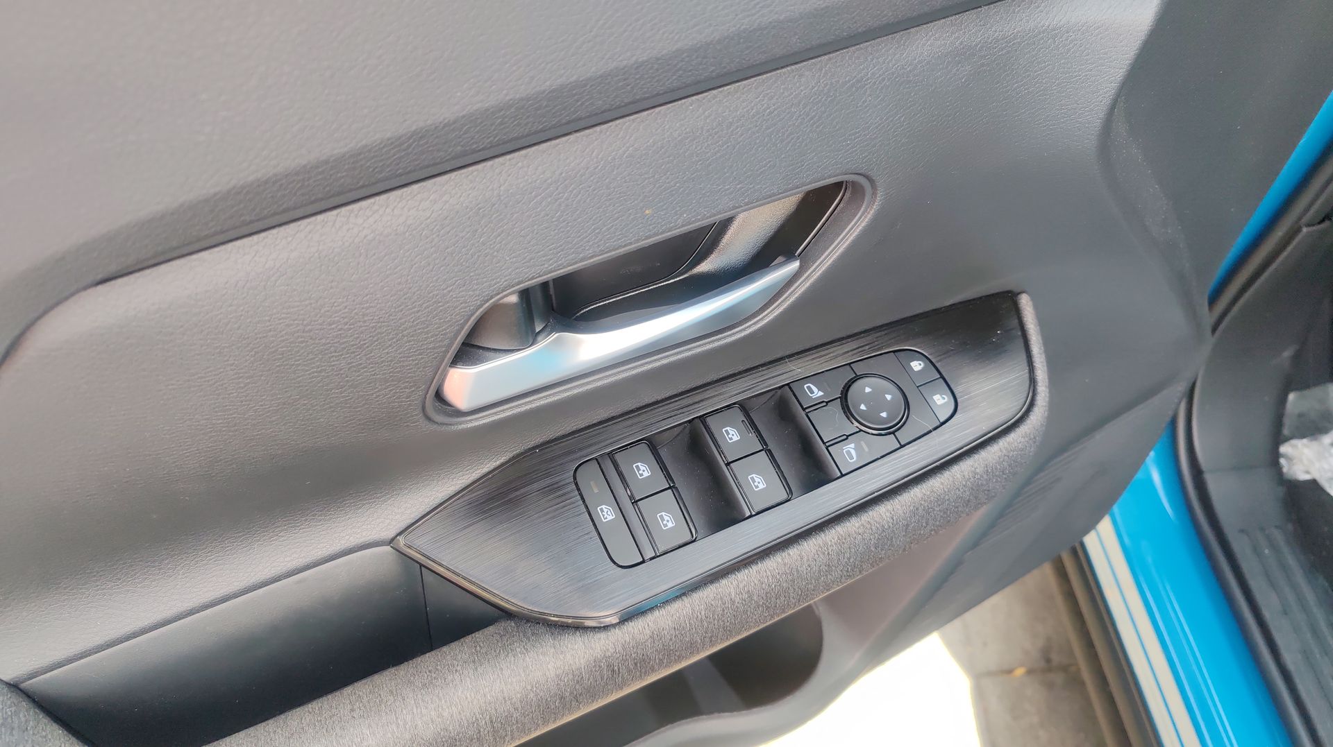 2026 Nissan KICKS ADVANCE CVT 26