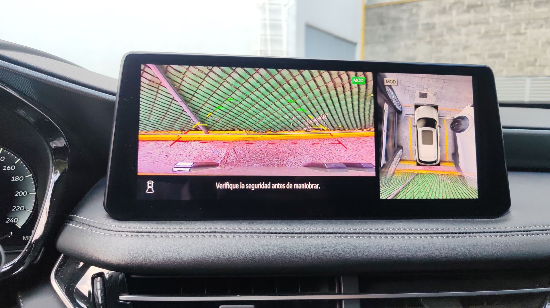 2023 INFINITI QX60 3.5L LUXE AWD 23