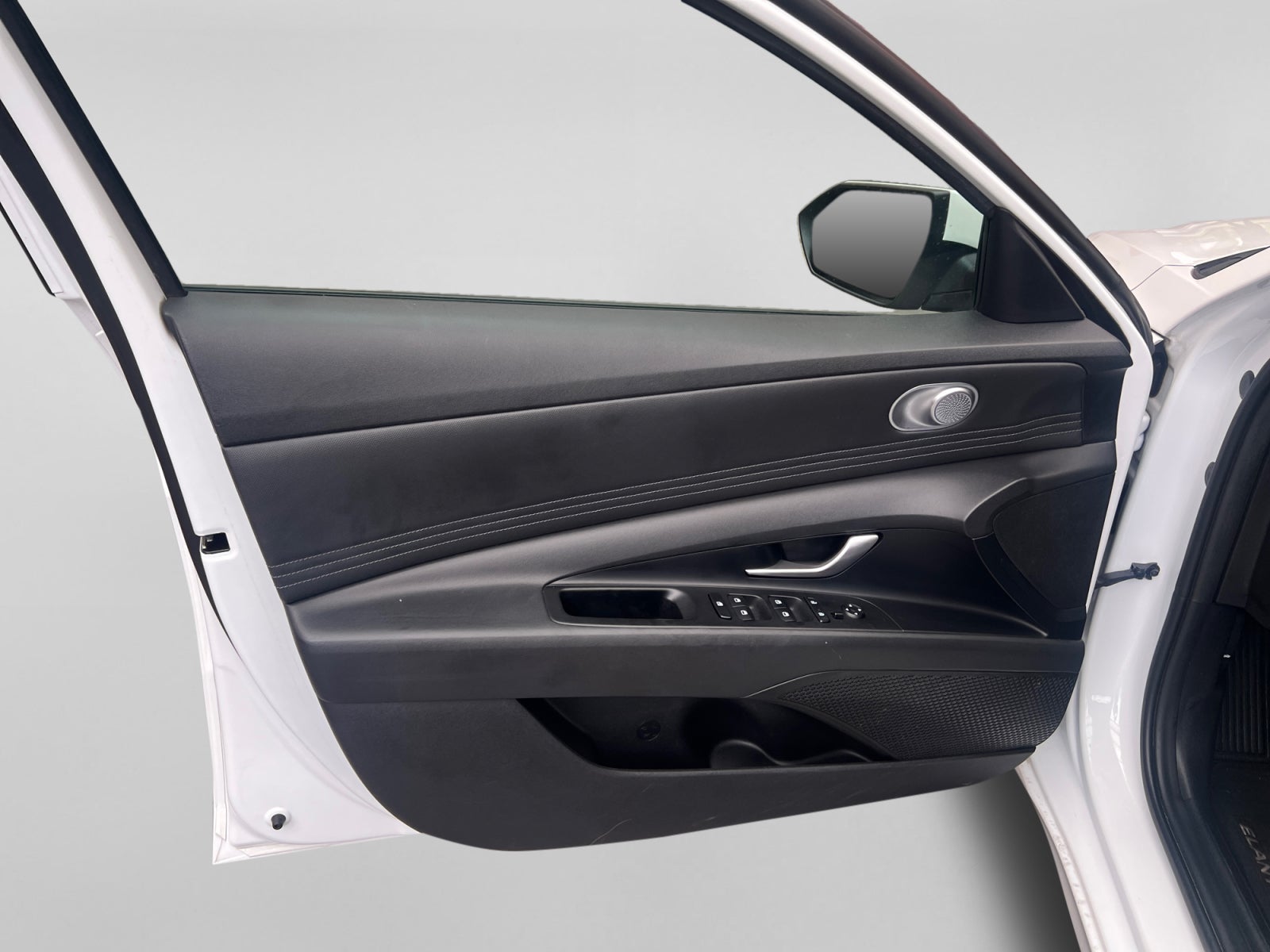2023 Hyundai ELANTRA LIMITED TECH IVT