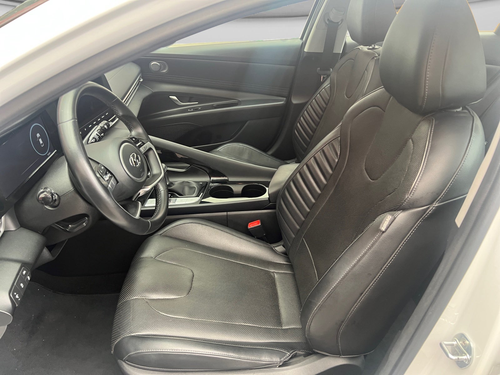 2023 Hyundai ELANTRA LIMITED TECH IVT