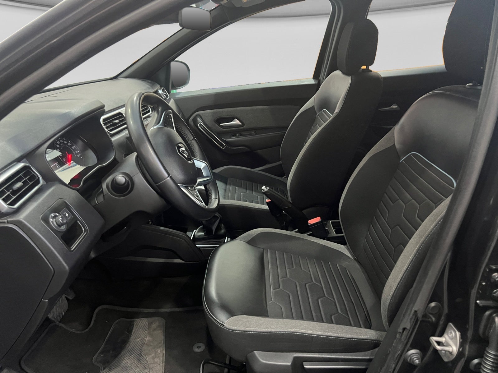 2023 RENAULT DUSTER ICONIC CVT