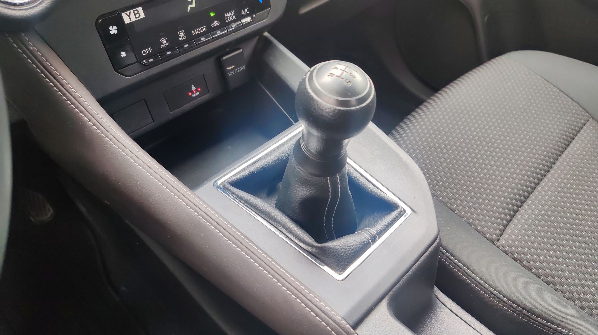 2023 Toyota YARIS S MT