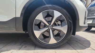 2023 Volvo XC40 ULTIMATE B4 MILD HYBRID