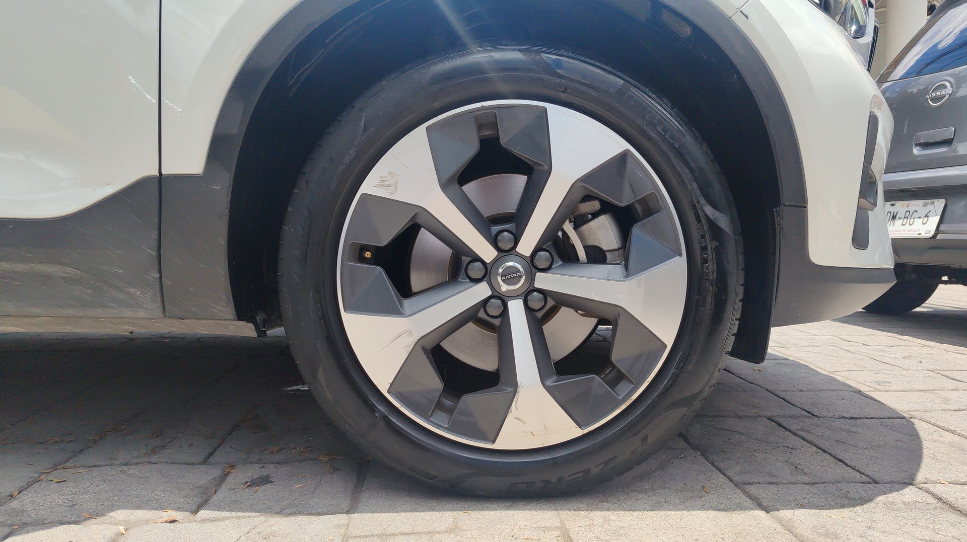 2023 Volvo XC40 ULTIMATE B4 MILD HYBRID