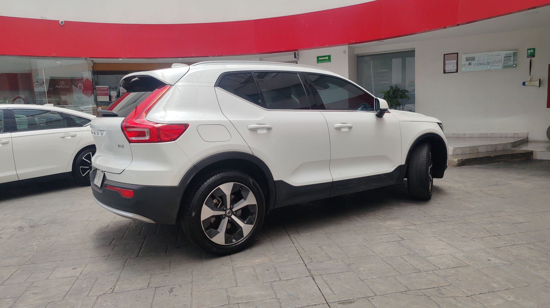 2023 Volvo XC40 ULTIMATE B4 MILD HYBRID